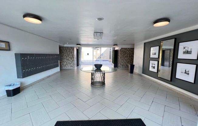 TARZANA 6210