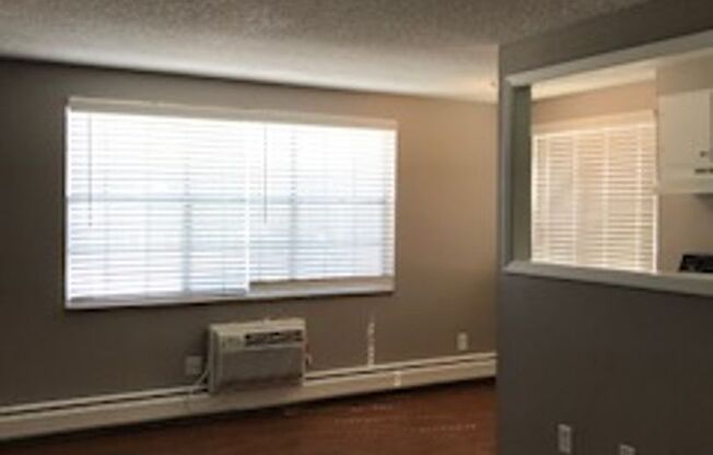 2 beds, 1 bath, 655 sqft, $1,340, Unit 108