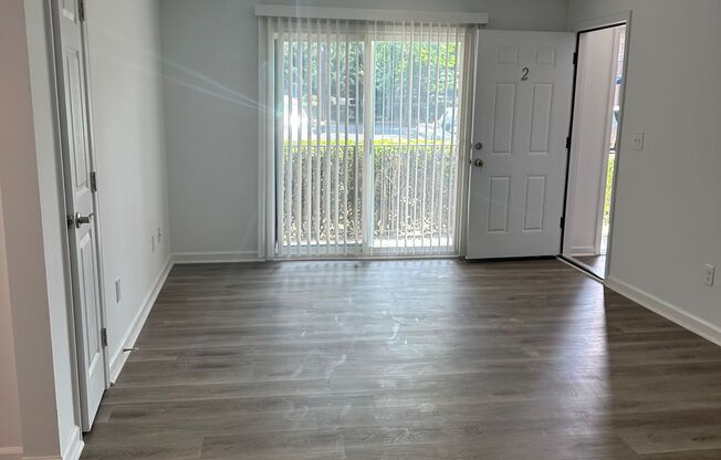 1 bed, 1 bath, 715 sqft, $1,250, Unit 2282-01