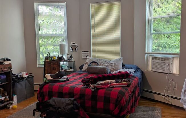 SEPTEMBER 1 - Dorchester Savin Hill 3 bedroom with parking!