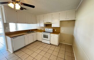 2 beds, 1 bath, 885 sqft, $1,295, Unit Unit D