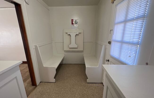 Studio, 1 bath, 400 sqft, $645, Unit 13