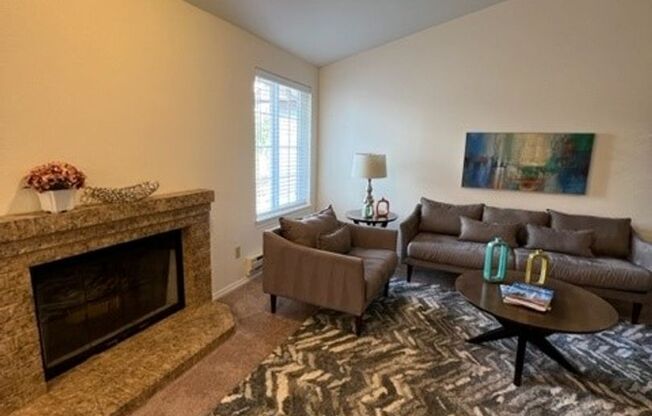 1 bed, 1 bath, 800 sqft, $1,555, Unit 623