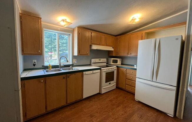 Available Now! North Deer Park - 3 bedroom, 2 bathroom Single Family Home on 10 Acres!