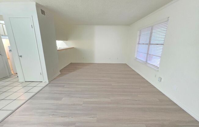 1 bed, 1 bath, 700 sqft, $899, Unit LAW7-105