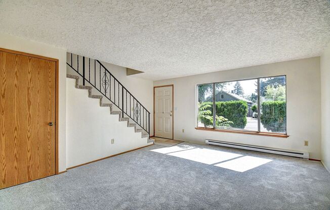 spr03 - 2415 E 30th St