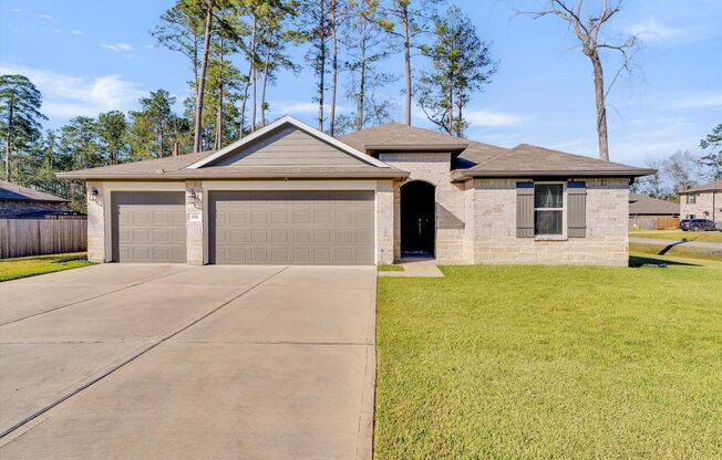 931 Forest View **Ask about our NO CASH DEPOSIT option!**