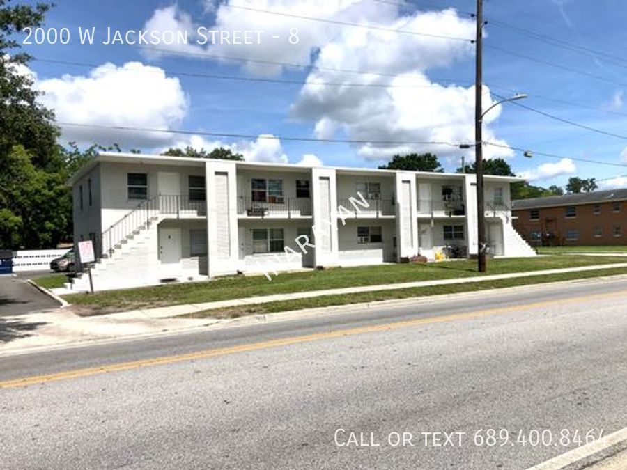 2000 W JACKSON ST