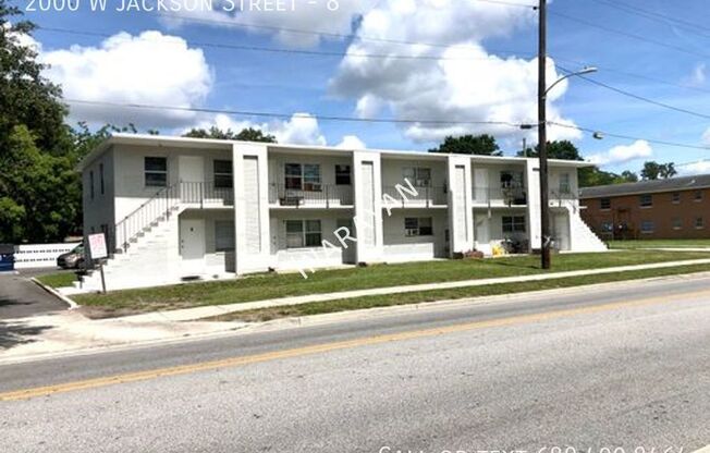 2000 W JACKSON ST