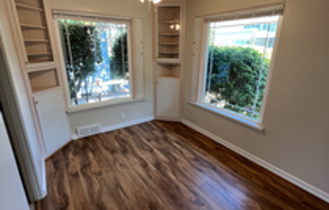 2 beds, 1 bath, $2,350