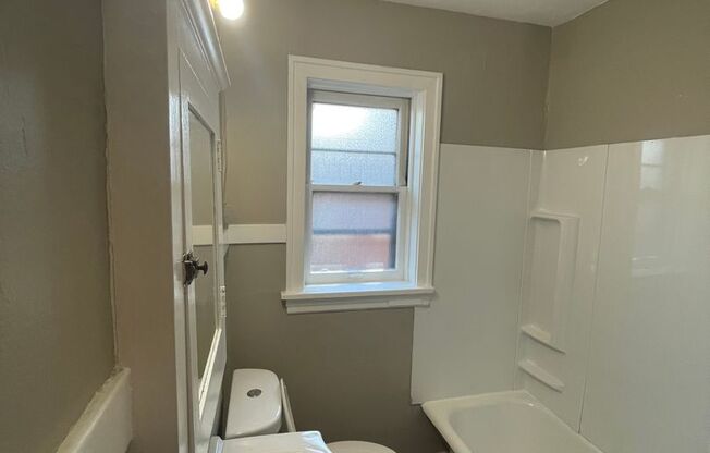 4018 Hydraulic Ave (Maintenance Call First)