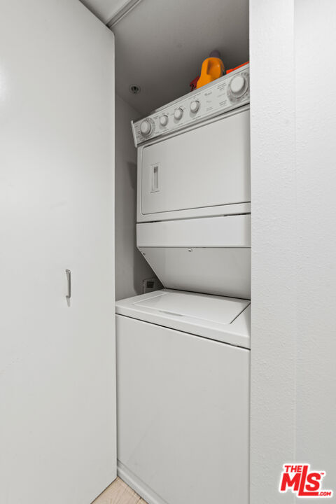 1 bed, 1.5 baths, 993 sqft, $4,700, Unit 720