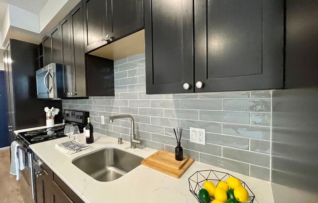 Studio, 1 bath, 430 sqft, $1,777, Unit Unit 312