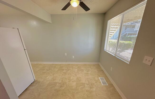 PARADISE VALLEY APARTMENTS! 1 BEDROOM 1 BATH APARTMENT AVAILABLE FOR RENT - LOWER UNIT!!