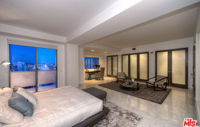 2 beds, 3 baths, 2,085 sqft, $7,250, Unit 1207