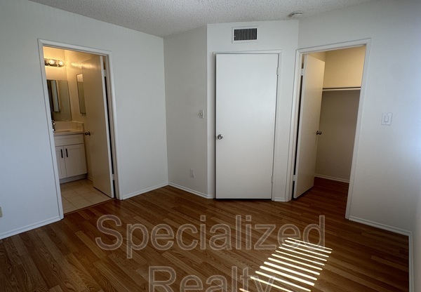 463 W WILSON AVE