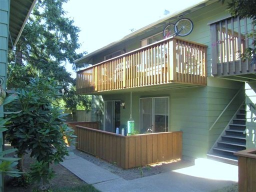 2 beds, 1 bath, 900 sqft, $1,650, Unit L