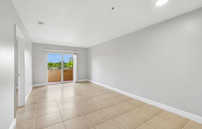 2 beds, 2 baths, $2,200, Unit R- 207