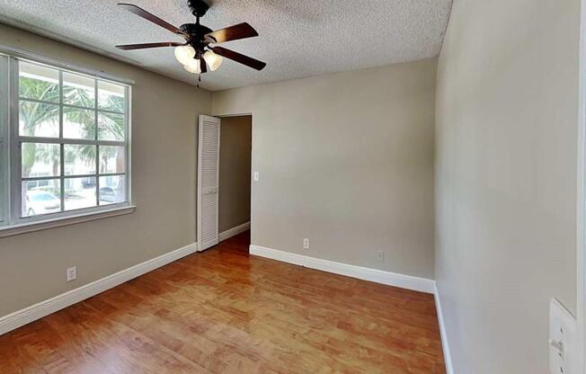 9951 NW 56 PL
