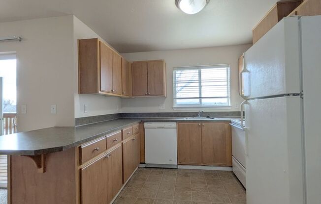 2 beds, 2 baths, 994 sqft, $1,575, Unit E302