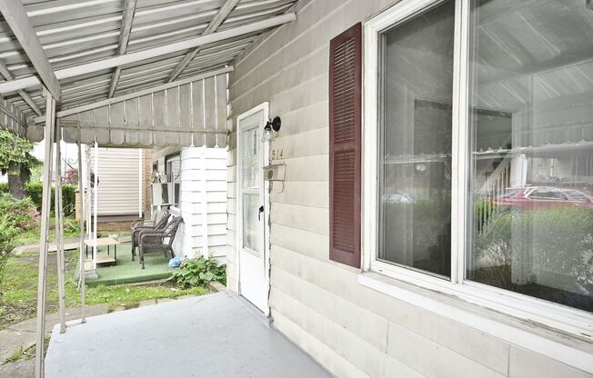 Updated 3 bed/1 bath House with garage!