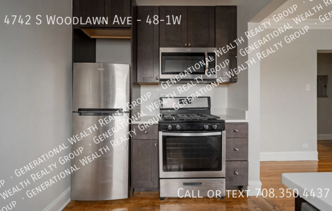 4742 S Woodlawn Ave