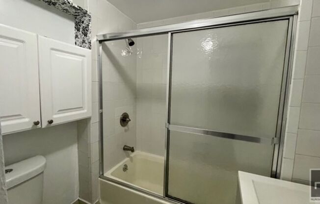 3 beds, 1 bath, $3,027, Unit 2