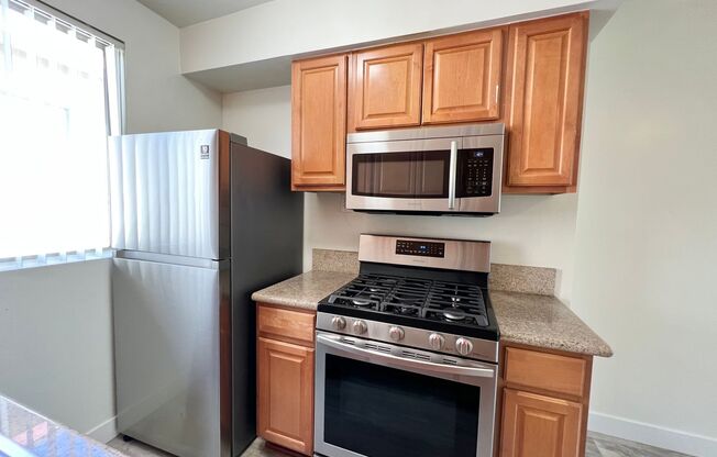 2 beds, 2 baths, 925 sqft, $2,699, Unit 7