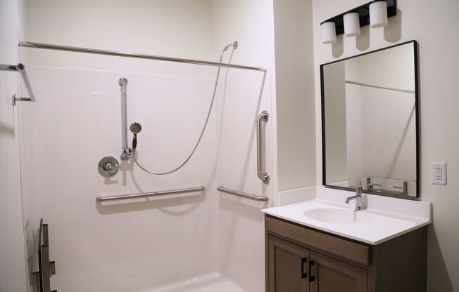 2 beds, 2 baths, 1,025 sqft, $1,550, Unit 104-450