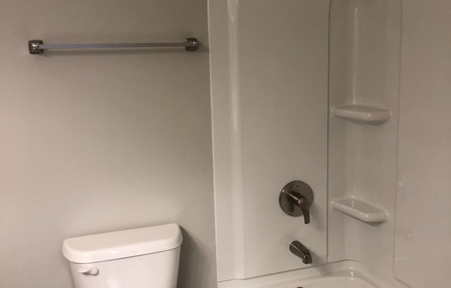 Studio, 1 bath, 500 sqft, $800, Unit E 104