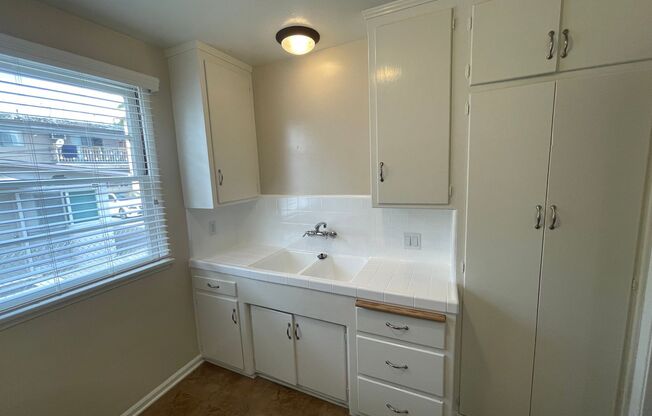 1 bed, 1 bath, $2,050, Unit 5