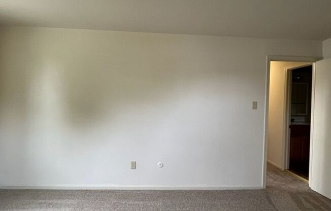 2 beds, 1 bath, 900 sqft, $1,525, Unit 123