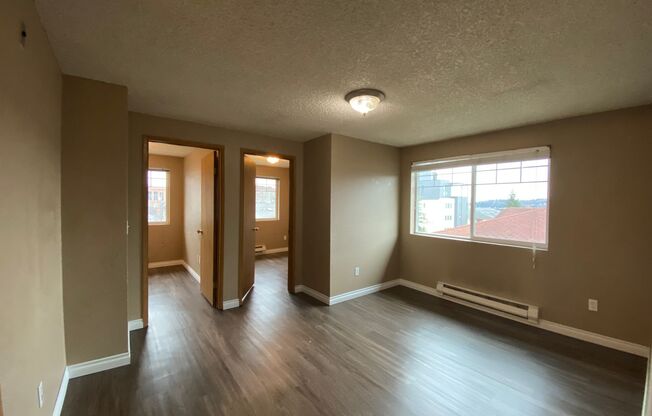 3 beds, 2 baths, 643 sqft, $2,550, Unit B402