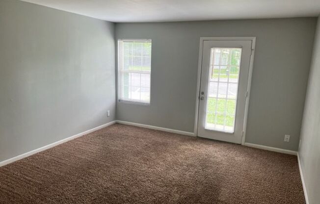 1 bed, 1 bath, $850, Unit B07