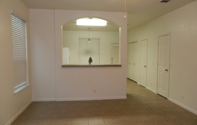 3 beds, 2.5 baths, $1,975, Unit B