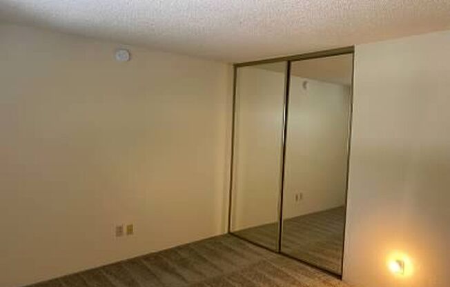 3 beds, 1 bath, 906 sqft, $1,849, Unit 15