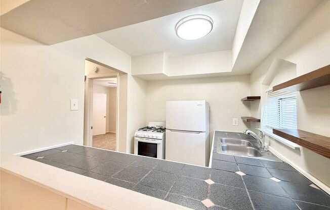 1 bed, 1 bath, $750, Unit MA934