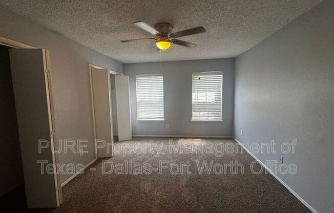 4004 W PIONEER DR