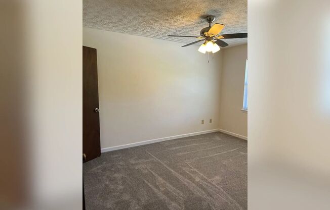 2 beds, 1 bath, 940 sqft, $1,325, Unit E7
