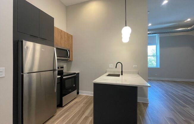 1 bed, 1 bath, 697 sqft, $2,175, Unit 405