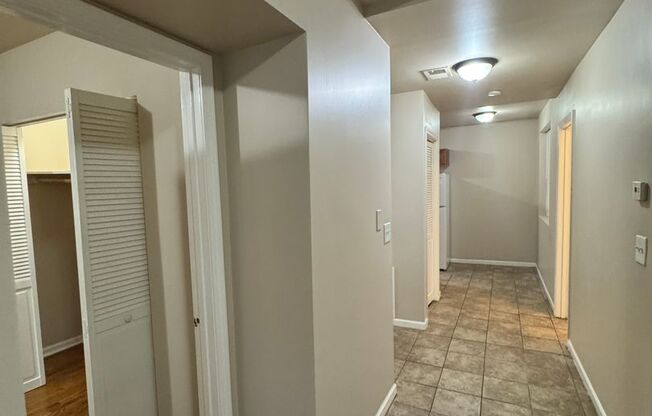 1 bed, 1 bath, $1,000, Unit 4850 #GE (G2)