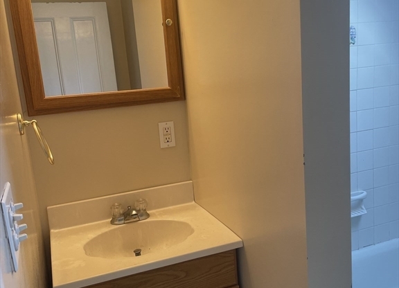 1 bed, 1 bath, 600 sqft, $1,700, Unit 3