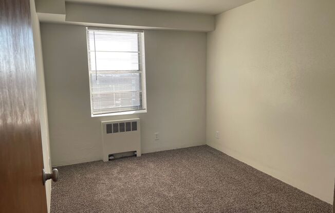 1 bed, 1 bath, 690 sqft, $765, Unit 422