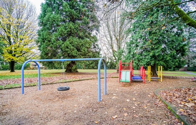 3 beds, 1 bath, 950 sqft, $1,620, Unit C-08