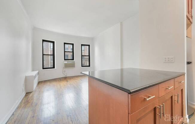 160 E 91 ST