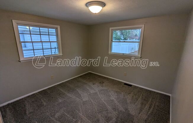 3 beds, 1 bath, $1,295