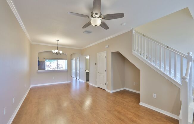 BEAUTIFUL RIVERVIEW TOWNHOME FOR RENT