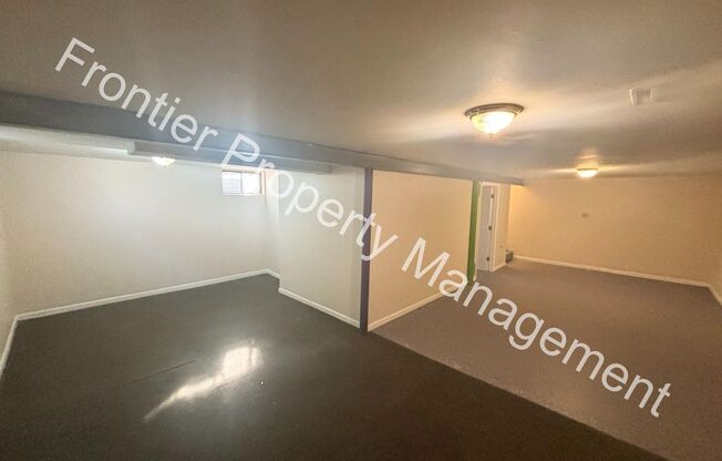 2 beds, 1 bath, $1,200