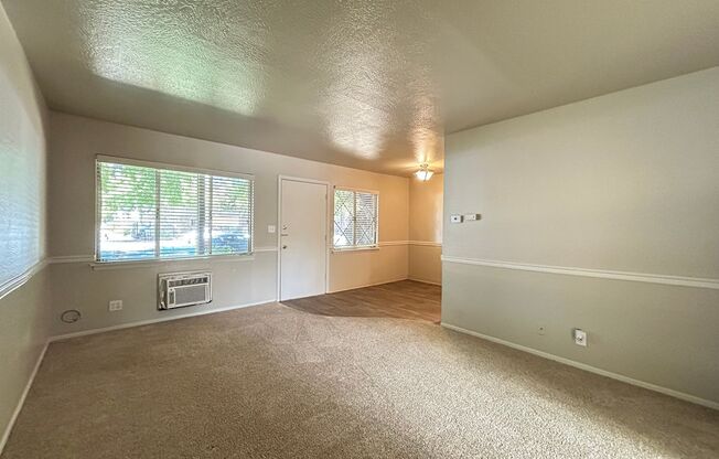 Cozy Downstairs 1 bedroom 1 bathroom in Charming River Park! Just Minutes From CSUS! Must See!