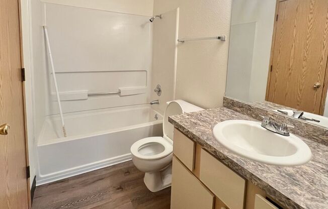 1 bed, 1 bath, 675 sqft, $1,300, Unit B-03